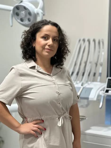 Д-Р ФАТМЕГЮЛ РАМАДАН - АМБУЛАТОРИЯ ЗА ПЪРВИЧНА ПОМОЩ ПО ДЕНТАЛНА МЕДИЦИНА - ИНДИВИДУАЛНА ПРАКТИКА - Д-Р ФАТМЕГЮЛ РАМАДАН – ЗЪБОЛЕКАР. деца и възрастни. понеделник-събота